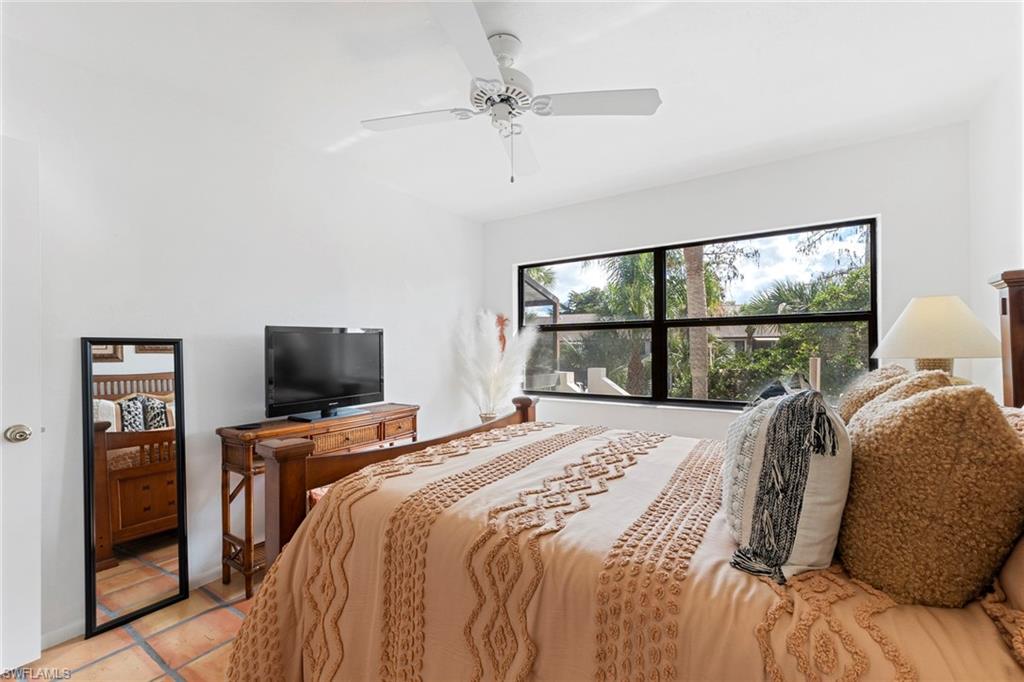 HAMPTONS AT KINGS LAKE - Residential