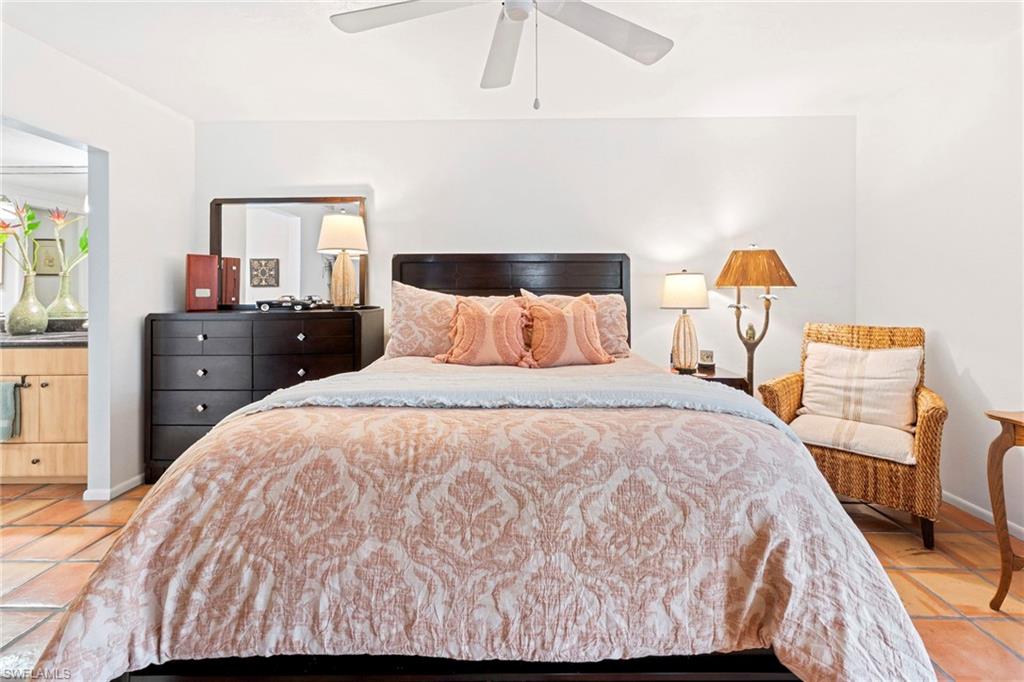 HAMPTONS AT KINGS LAKE - Residential