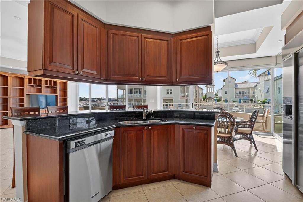 NAPLES BOAT CLUB - Residential