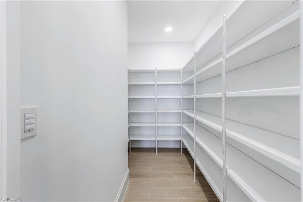 HIDEAWAY BEACH - Residential