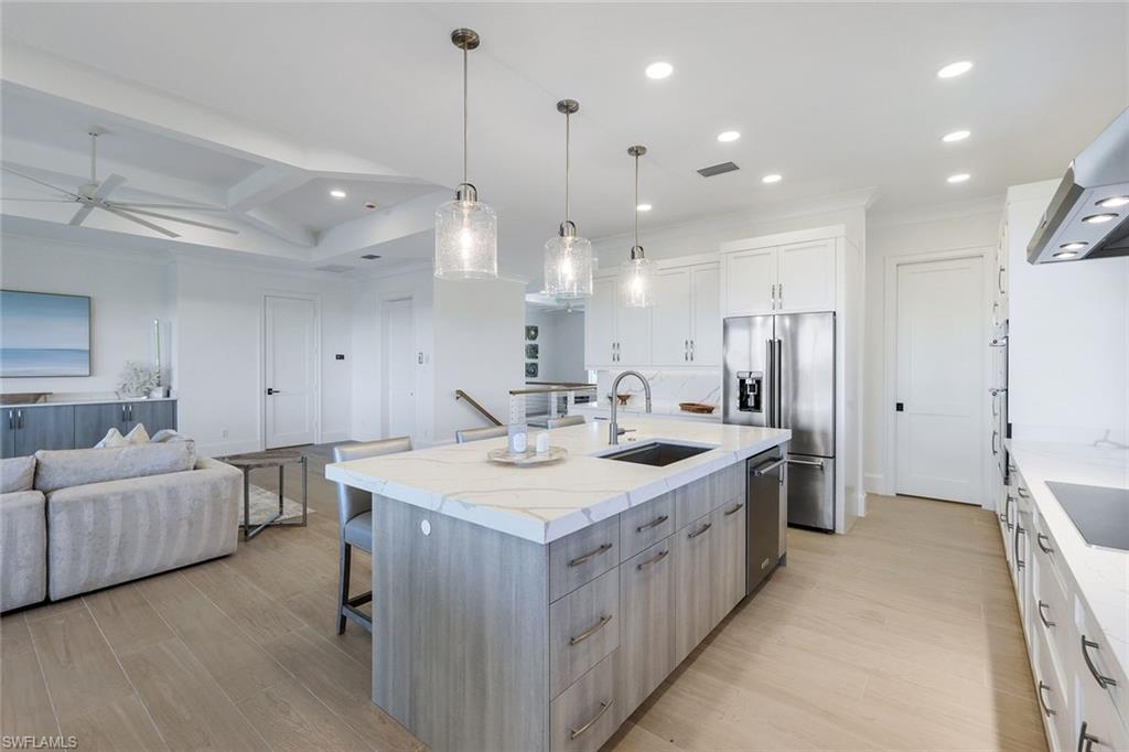 HIDEAWAY BEACH - Residential