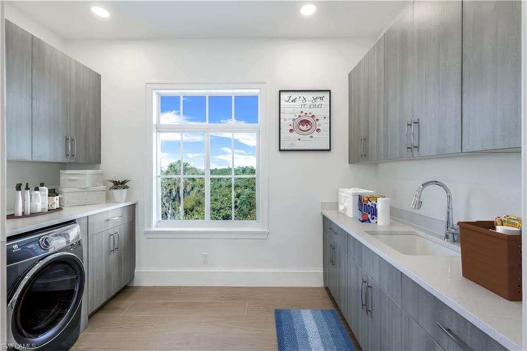 HIDEAWAY BEACH - Residential