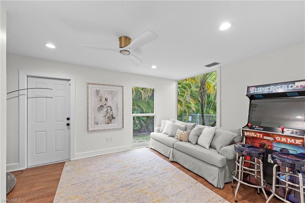 GOLDEN GATE ESTATES - Residential