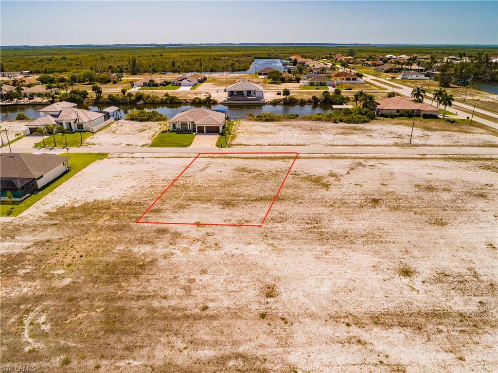 CAPE CORAL - Land