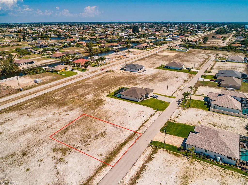 CAPE CORAL - Land