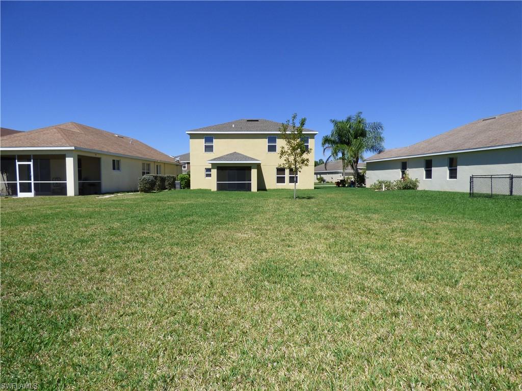 TOWN LAKES - Residential