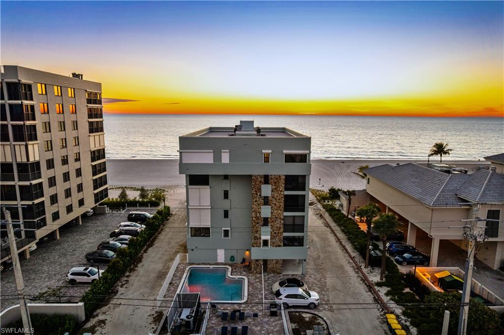 PELICAN POINTE CONDO - Residential