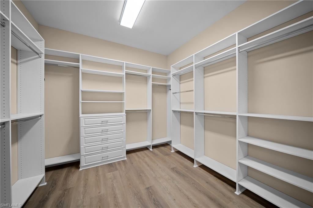 ESPLANADE - Residential