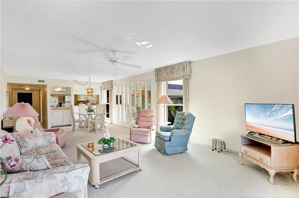 FOUNTAINS III - Residential