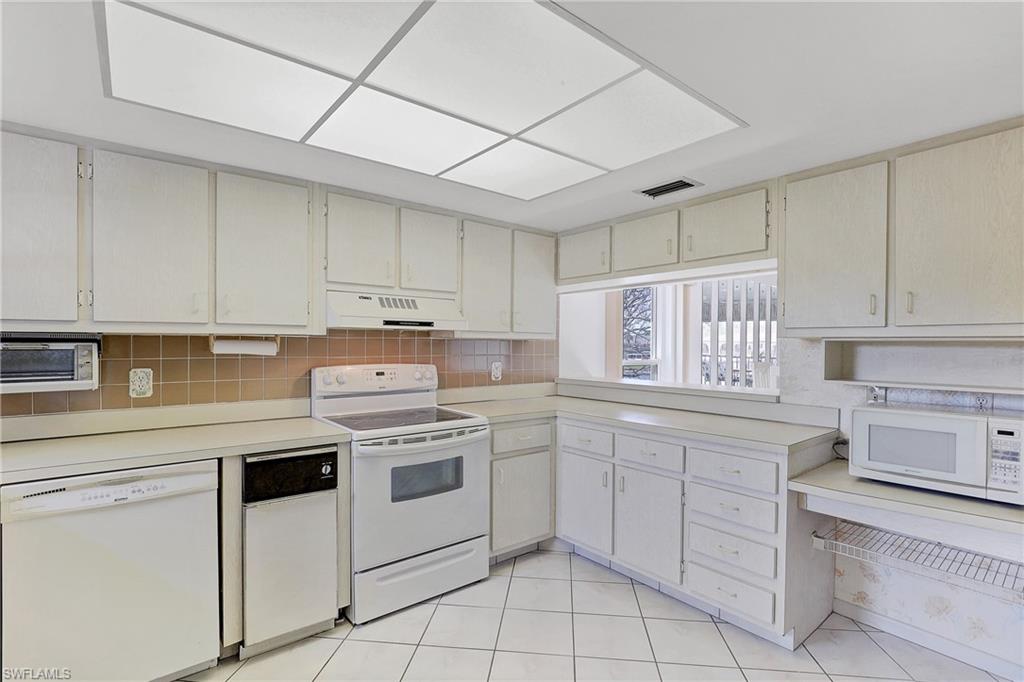 FOUNTAINS III - Residential