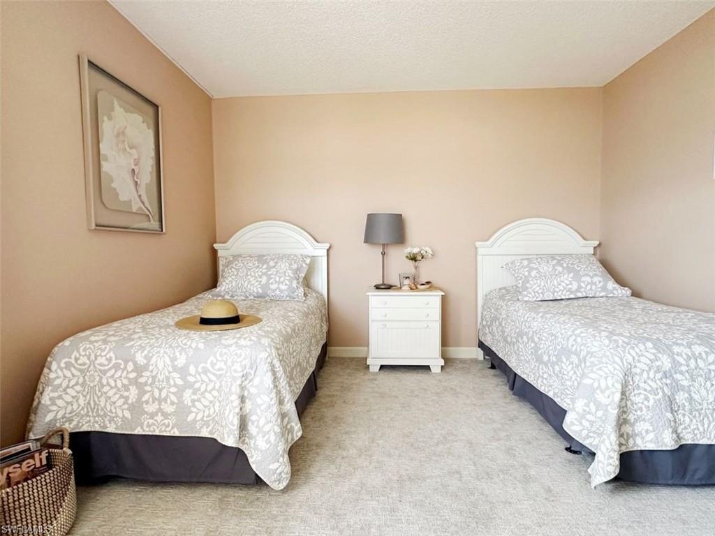 ROYAL SEAFARER - Residential