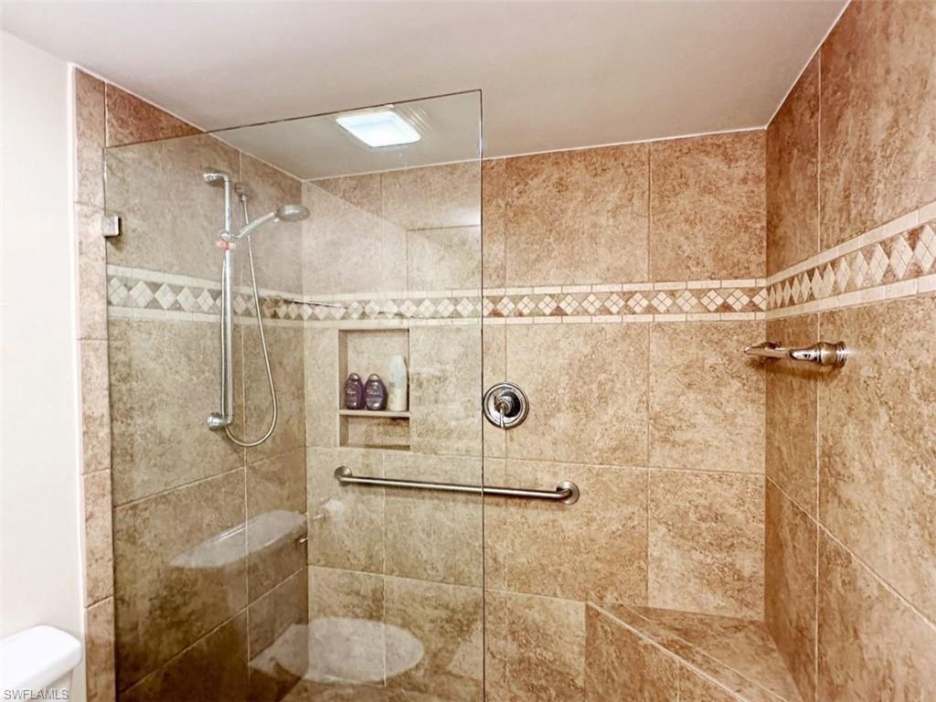 ROYAL SEAFARER - Residential