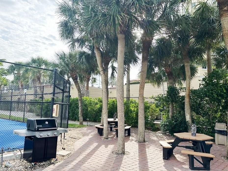 ROYAL SEAFARER - Residential