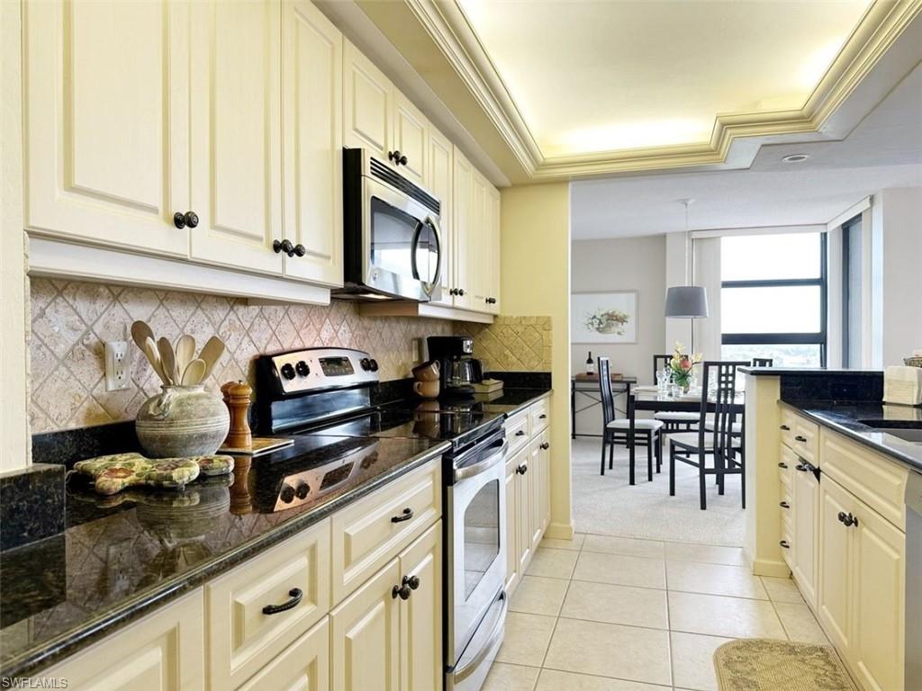 ROYAL SEAFARER - Residential