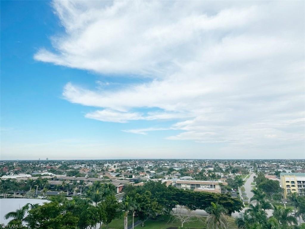 ROYAL SEAFARER - Residential