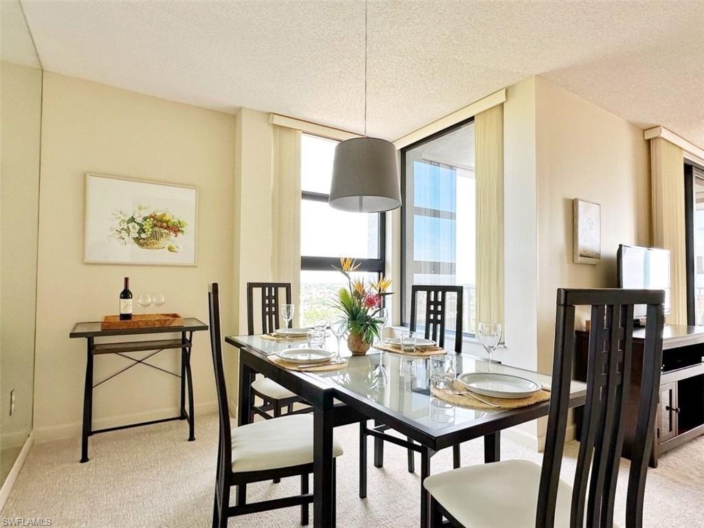 ROYAL SEAFARER - Residential