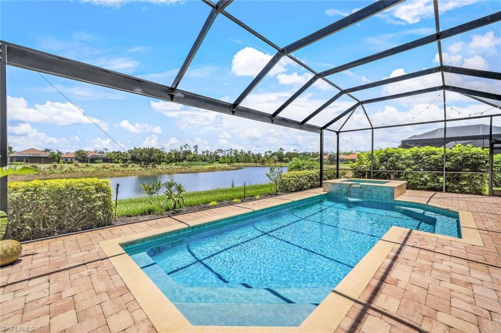 ESPLANADE - Residential