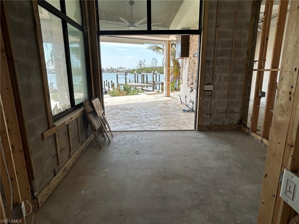 SIESTA ISLES - Residential