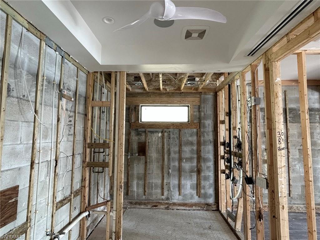 SIESTA ISLES - Residential