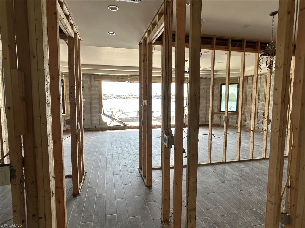 SIESTA ISLES - Residential