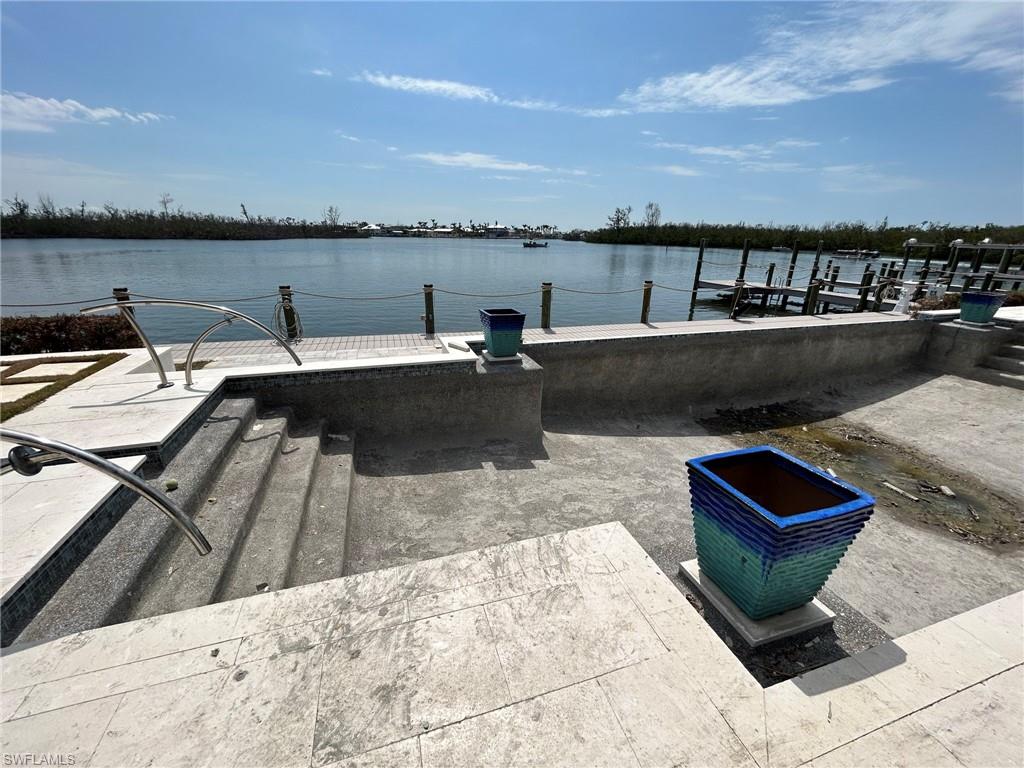 SIESTA ISLES - Residential