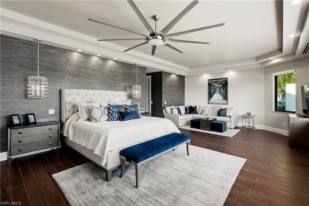 SIESTA ISLES - Residential