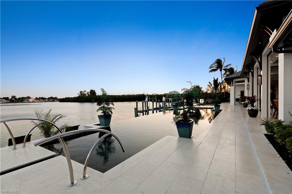 SIESTA ISLES - Residential