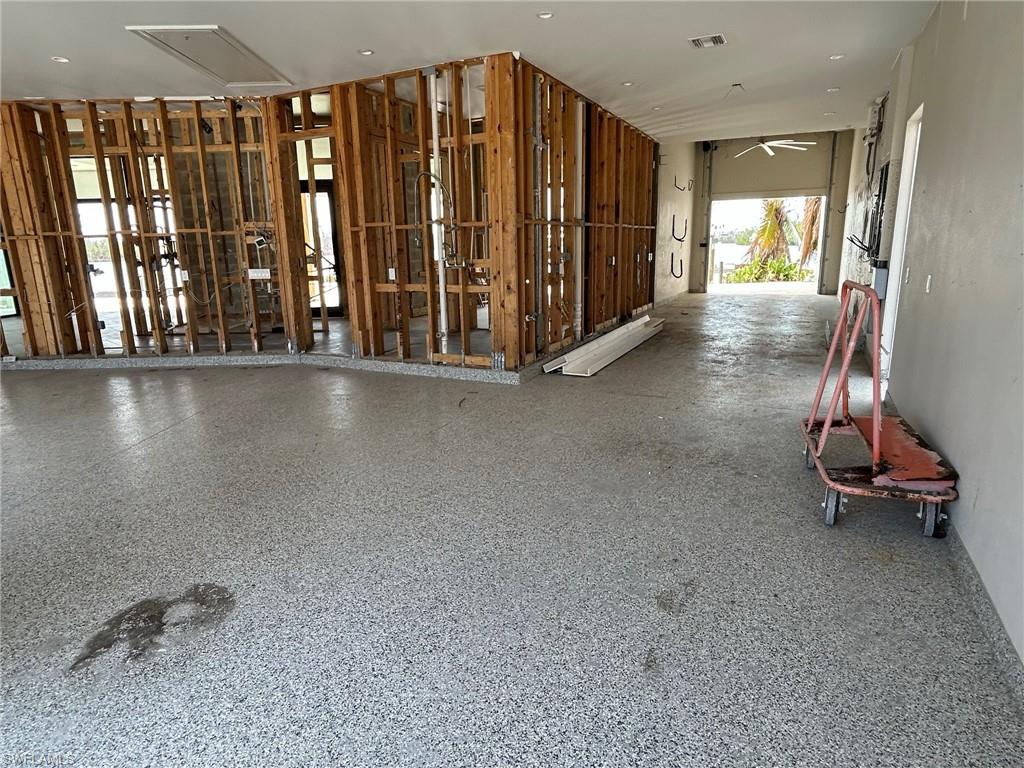 SIESTA ISLES - Residential