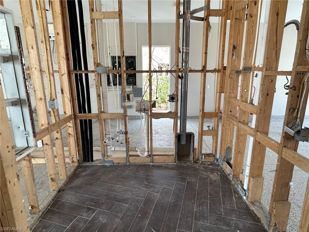 SIESTA ISLES - Residential