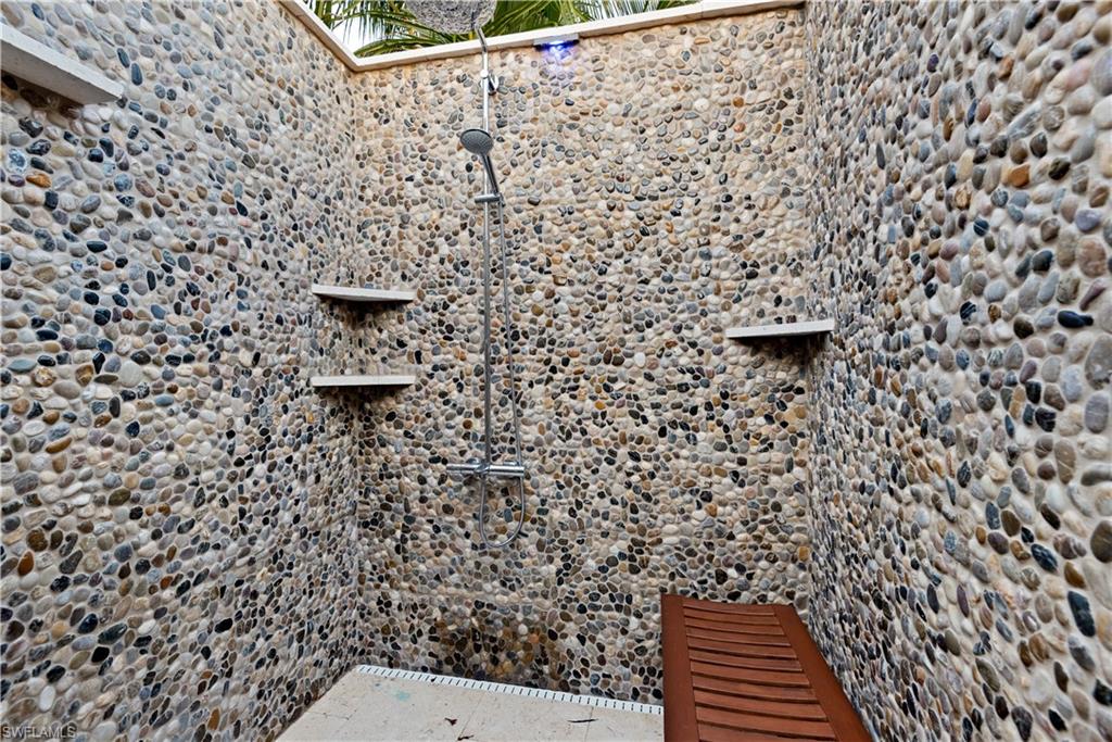 SIESTA ISLES - Residential