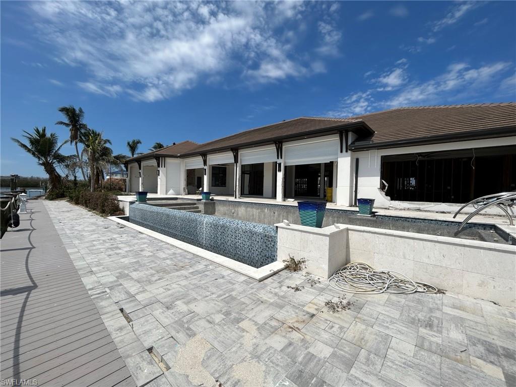 SIESTA ISLES - Residential