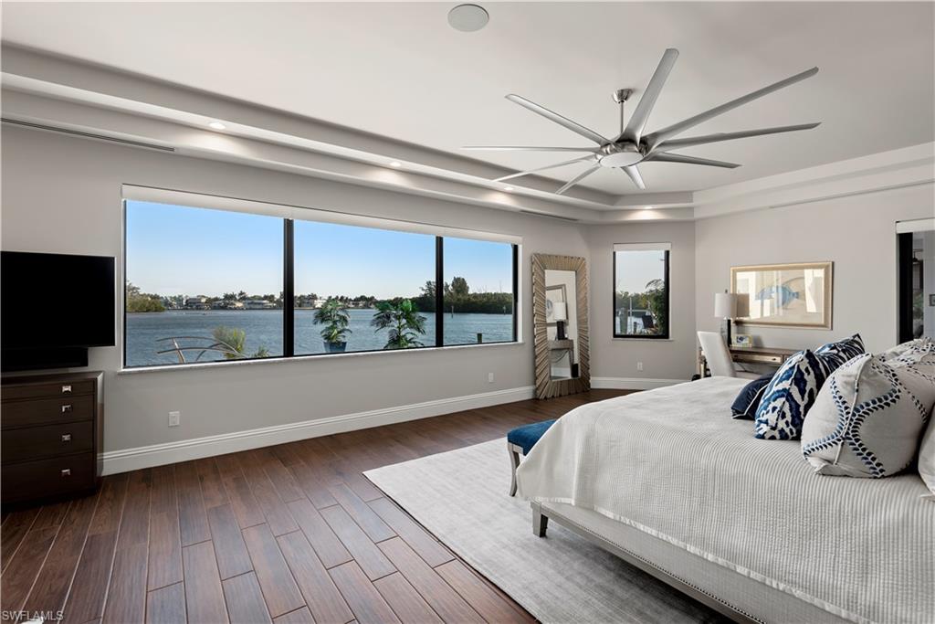 SIESTA ISLES - Residential