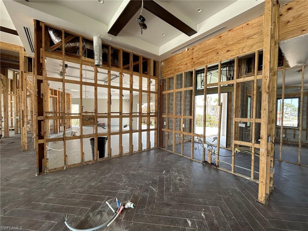 SIESTA ISLES - Residential