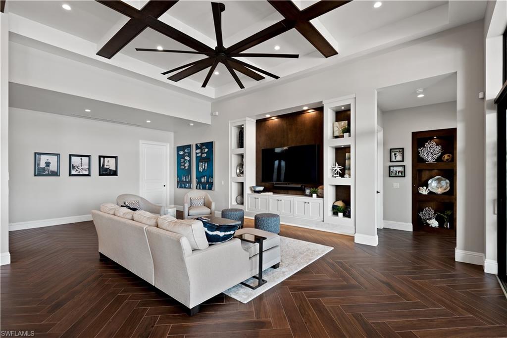 SIESTA ISLES - Residential