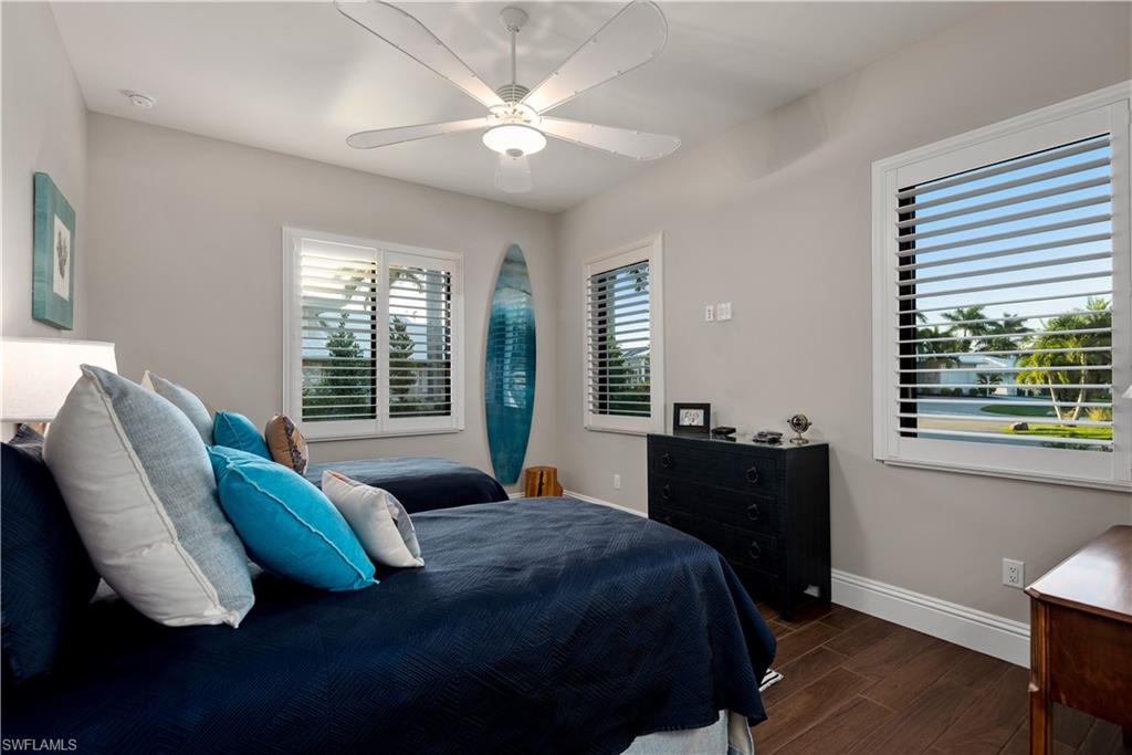 SIESTA ISLES - Residential