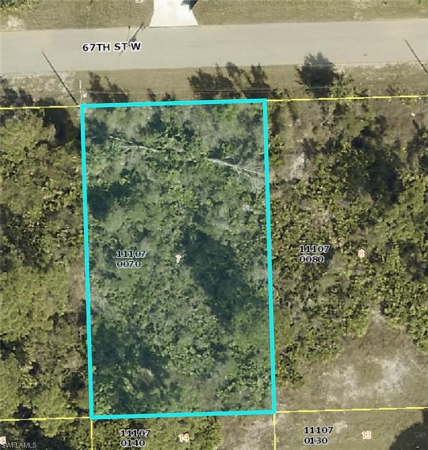 **ASSIGNMENT CONTRACT***
Discover the potential of this vacant lot located in Lehigh Acres! A perfect opportunity to build your dream home or invest in a growing area.