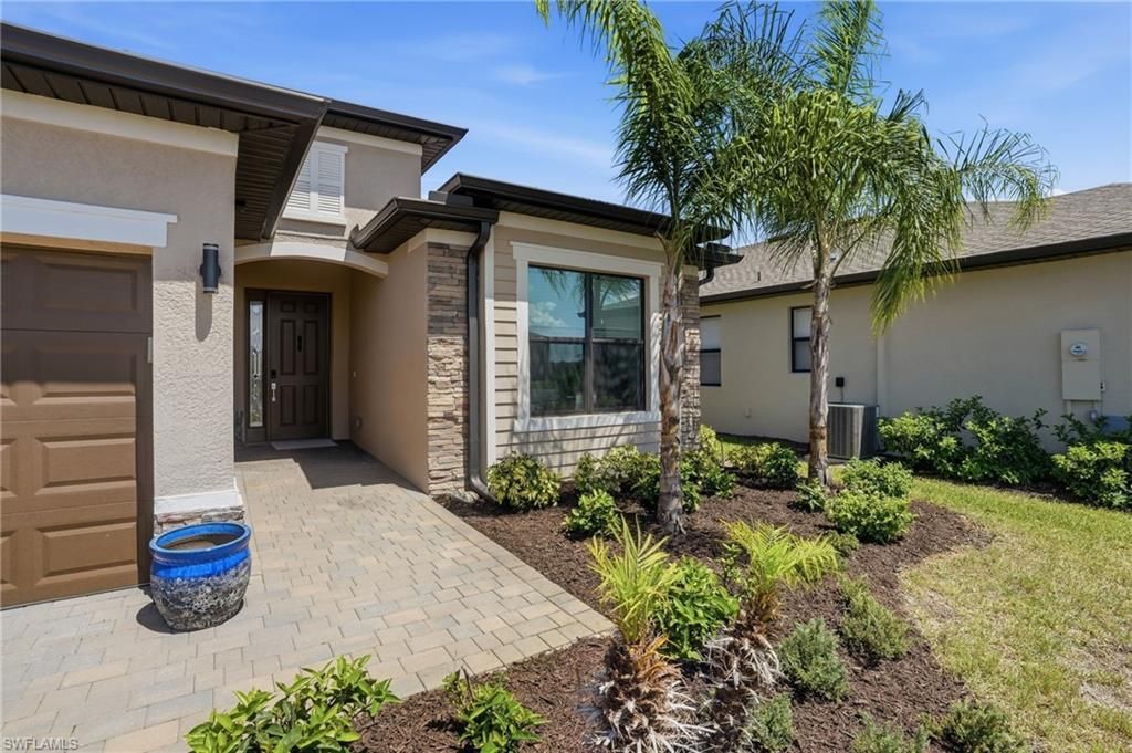 Photo of 3324 Altimira DR, FORT MYERS, FL 33905 (MLS # 226016976)