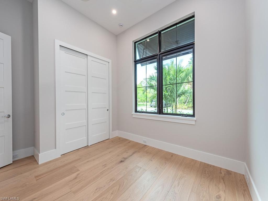 LAKE PARK - Residential