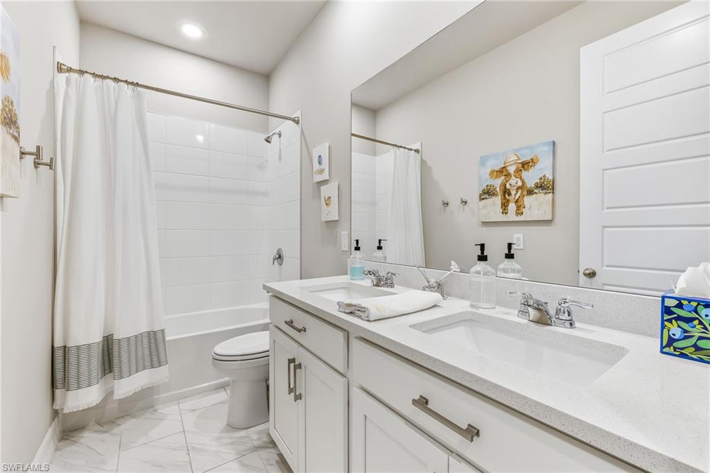 CRESCENT LAKES - Residential