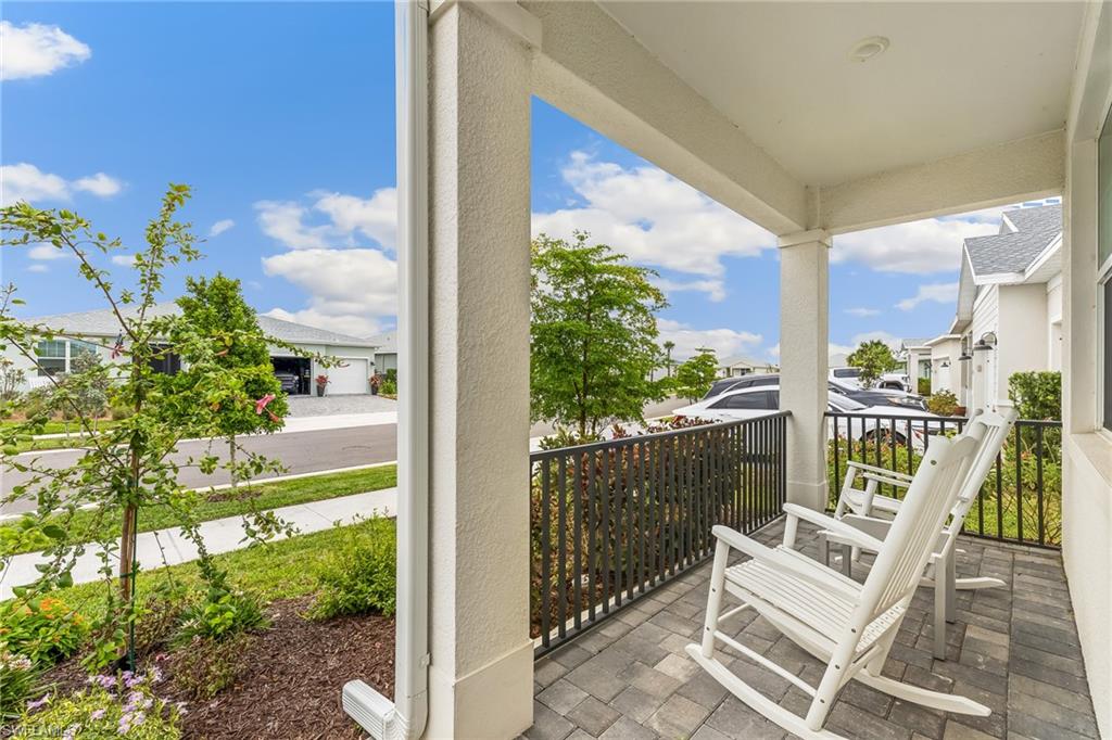 CRESCENT LAKES - Residential