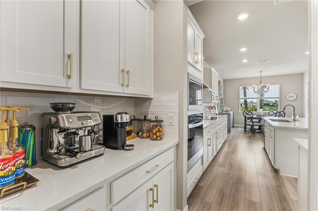 CRESCENT LAKES - Residential