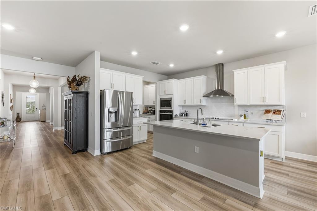 CRESCENT LAKES - Residential