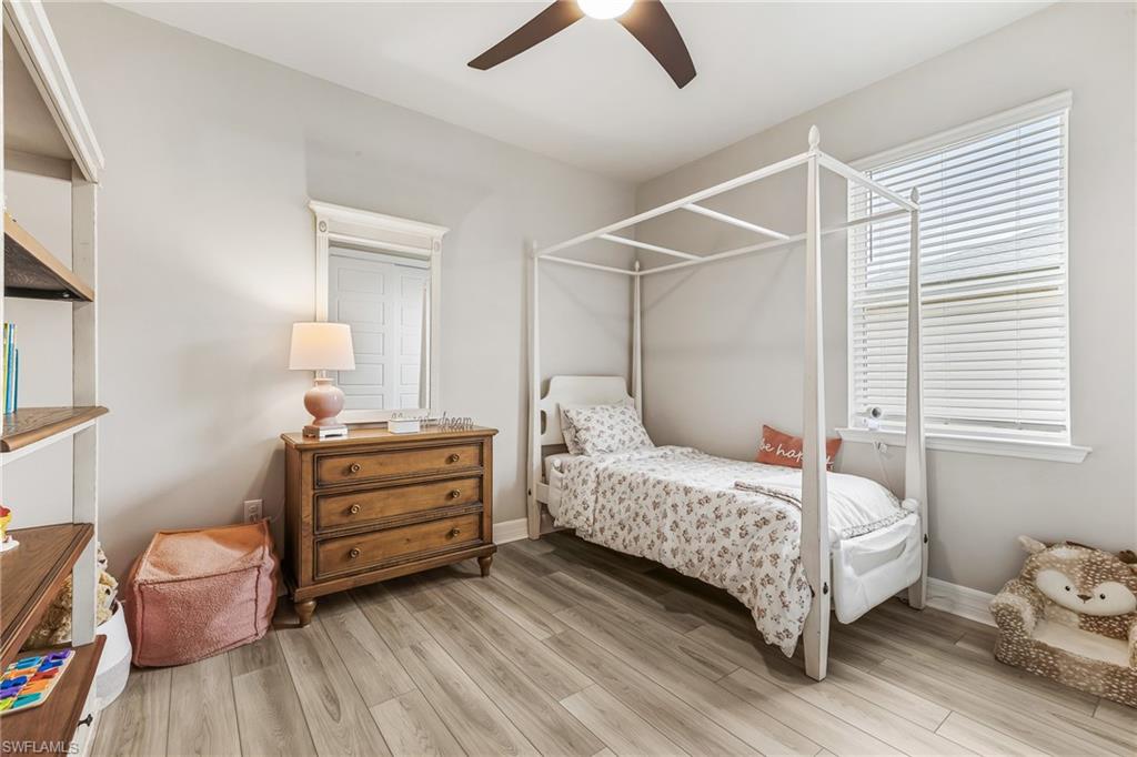 CRESCENT LAKES - Residential