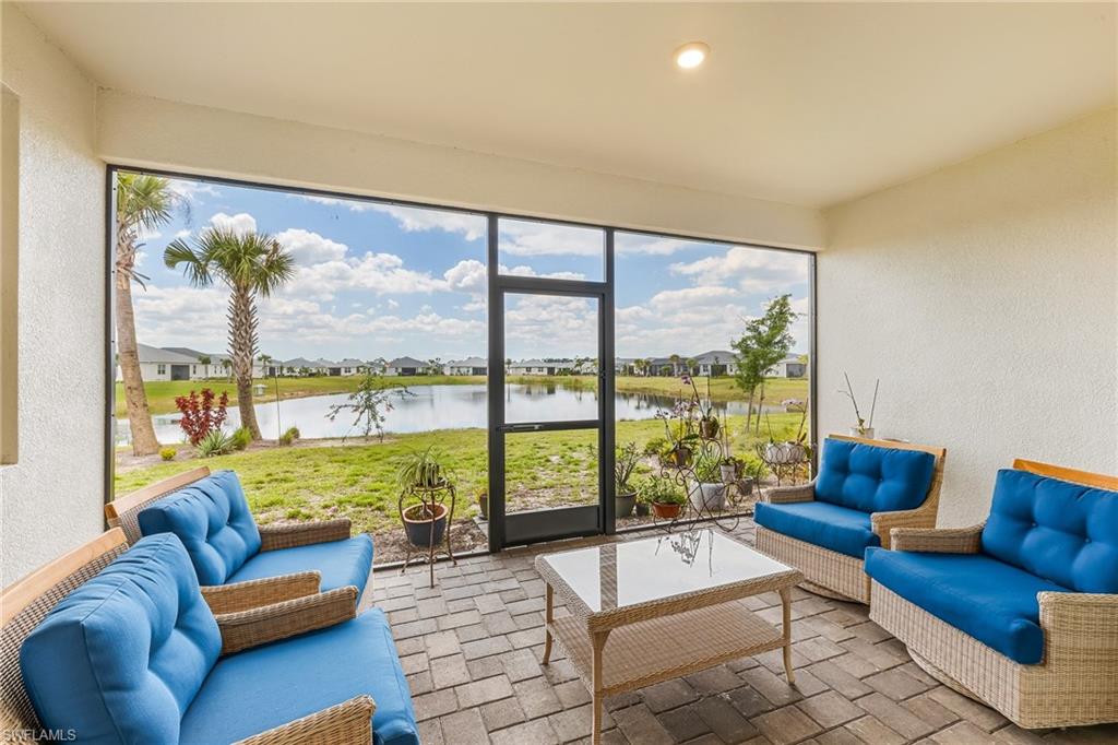 CRESCENT LAKES - Residential