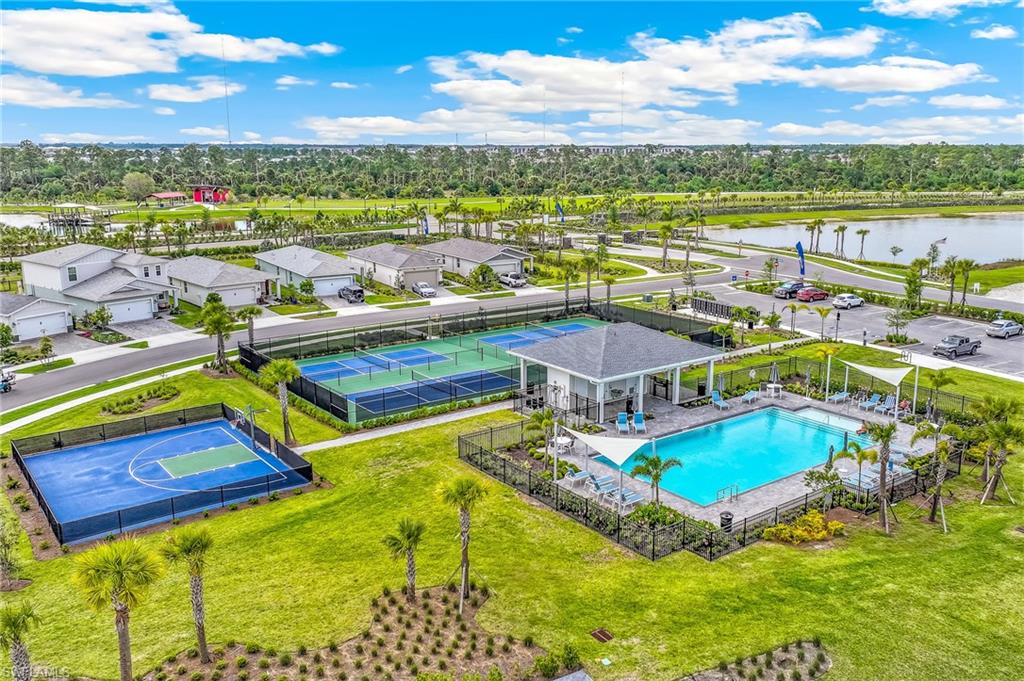 CRESCENT LAKES - Residential