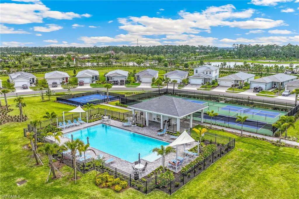 CRESCENT LAKES - Residential