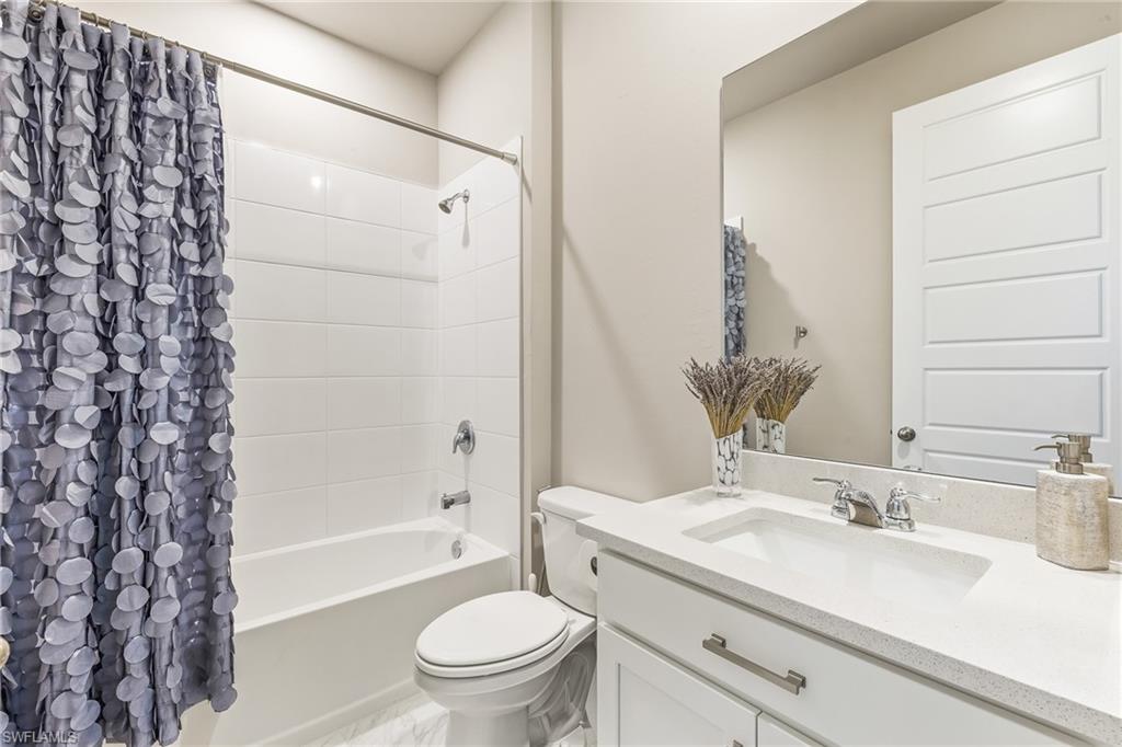 CRESCENT LAKES - Residential