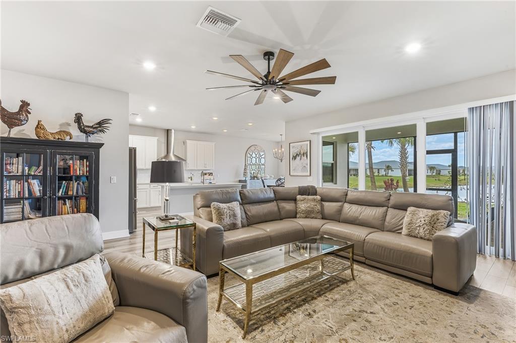 CRESCENT LAKES - Residential