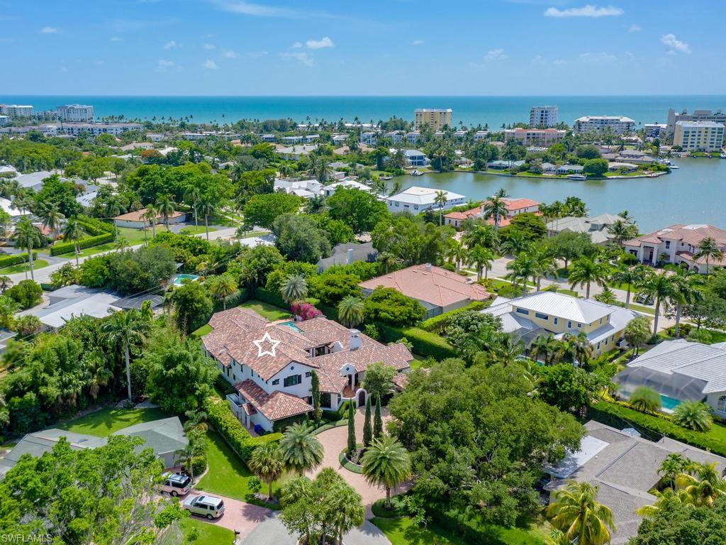 MOORINGS - Residential