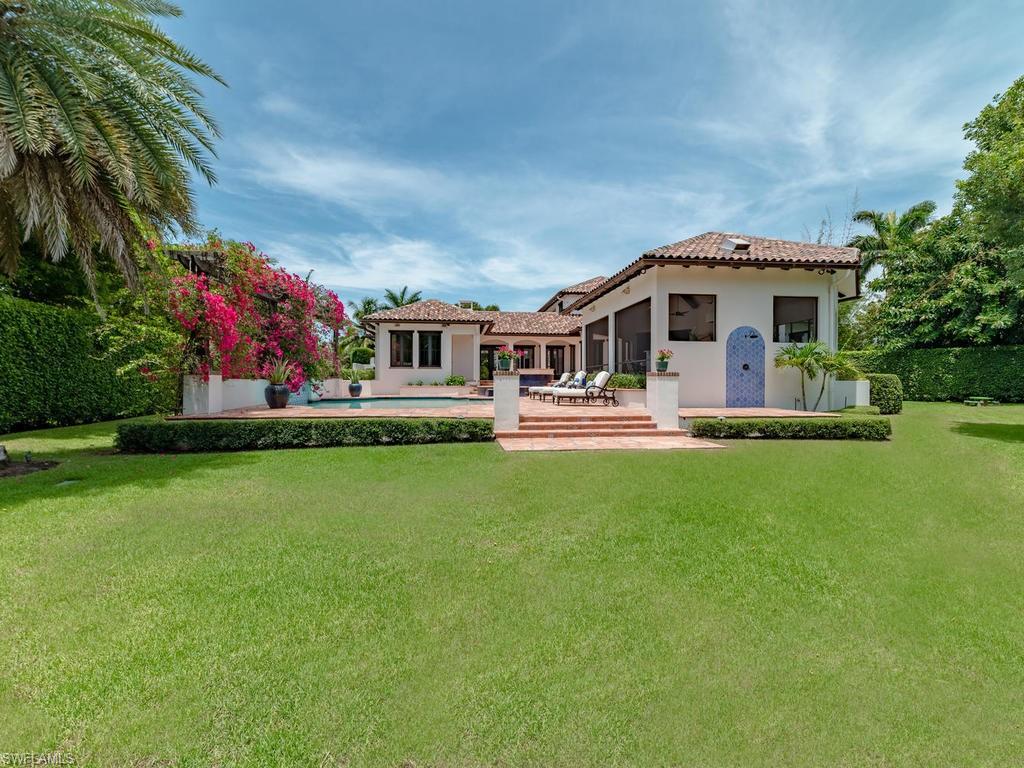 MOORINGS - Residential